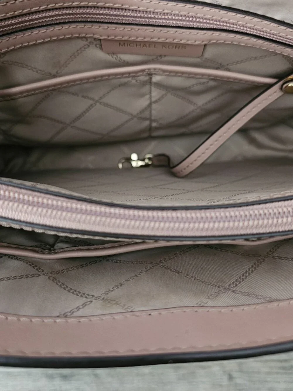 Michael Kors Voyager Large Colorblock Metallic Tote bag COA Powder Blush Pink